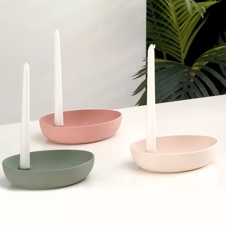 モダンなオーバルセラミックキャンドルホルダー